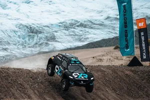 Kristoffersson y Taylor defienden su liderato de Extreme E en el Arctic X-Prix