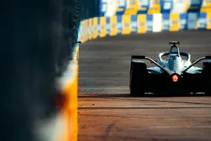 Mercedes anuncia su salida de la Fórmula E tras conquistar el título