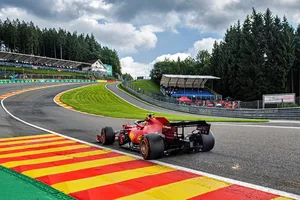 Sainz sufre fuera del Top 10 en Spa: «Confío en que mejoraremos»