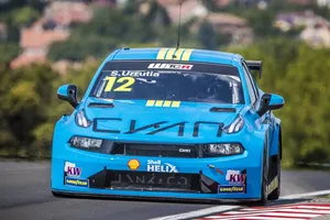 Santiago Urrutia conquista la carrera principal del WTCR en Hungría