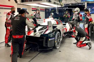 Sébastien Buemi coloca al Toyota #8 al frente de los Libres 2 en Le Mans