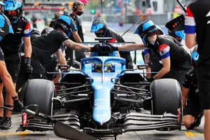 Alonso presume de Alpine: «No tenemos el coche más rápido, pero sí el mejor equipo»