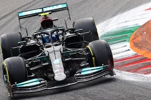 Pole de Bottas al sprint en Monza; Hamilton cae en picado, Sainz 7º