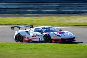 Jonathan Hui lidera con el Ferrari #93 el 'Bronze Test' de Nürburgring