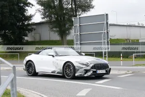El nuevo Mercedes-AMG SL 2022 posa en fotos espía ¡destapado!