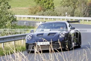 El nuevo Porsche 911 GT3 RS 2022 muestra su agresividad con lujo de detalle