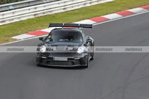 El nuevo Porsche 911 GT3 RS 2022 llega a Nürburgring con más detalles a la vista