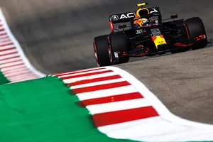 Hamilton y Verstappen se enseñan las garras y Pérez domina los segundos libres