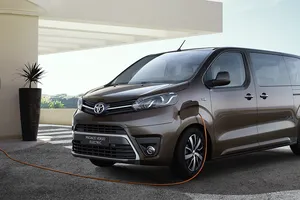 Toyota Proace 2022, la furgoneta japonesa y su variante eléctrica estrenan gama
