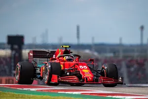 Sainz, un excelente quinto puesto en parrilla comprometido por los neumáticos