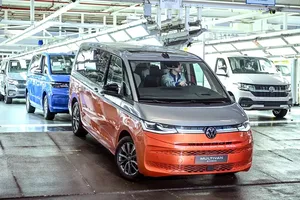 El nuevo Volkswagen Multivan T7 entra en producción en Hannover