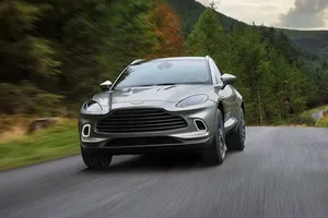 Aston Martin DBX Straight Six, llega el nuevo seis cilindros MHEV para China 