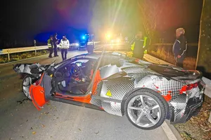 Bosch destroza un prototipo híbrido del Ferrari SF90 en un accidente en Alemania