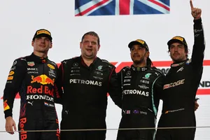 La frustración de Brawn, gerente de la F1: «El talento de Alonso sólo tiene dos Mundiales»
