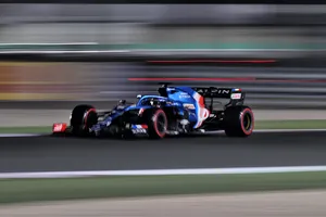 Alonso logra un histórico podio en una carrera de Qatar que gana Hamilton