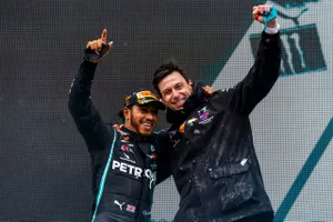 Hamilton, el «superhéroe» de Wolff: «Han despertado al león»