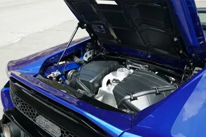 ¿Cambiar el aceite a un Lamborghini Huracán Spyder? Este vídeo te explica cómo hacerlo