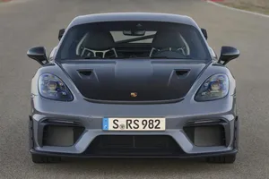 Debuta el exclusivo Porsche 718 Cayman GT4 RS, una auténtica bestia en su categoría