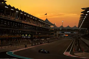 Alonso y Ocon vuelan en el viernes del nuevo Yas Marina