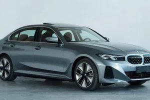 El nuevo BMW i3 2022 que hará frente al Tesla Model 3 en China queda al descubierto