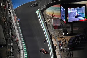 GP Arabia Saudí F1 2021: así queda la parrilla tras salvar Verstappen la caja de cambios