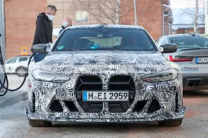 Interesantes fotos espía del BMW M4 CSL 2022 muestran reveladores detalles del interior