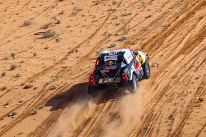 Nasser Al-Attiyah gana la cuarta etapa tras la sanción a Yazeed Al-Rajhi