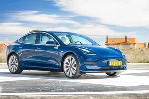 Europa - Diciembre 2021: El Tesla Model 3 consigue una nueva victoria