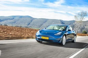 Tesla es investigada por exagerar la autonomía de sus coches eléctricos