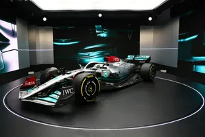 Todas las fotos del Mercedes W13 de Hamilton y Russell