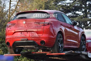 Inéditas fotos espía del Alfa Romeo Stelvio Facelift 2023 revelan el acabado deportivo «Estrema»
