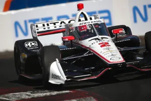 Newgarden priva a Grosjean de la victoria en Long Beach; podio de un gran Palou