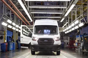 La nueva Ford E-Transit arranca su producción en serie en la fábrica de Turquía