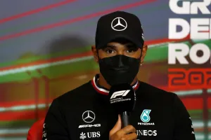 Dura respuesta de Hamilton a Häkkinen y quienes insinúan que abandonará Mercedes