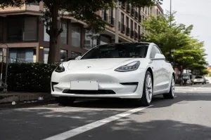 El Tesla Model 3 es el coche eléctrico más rentable, según este estudio