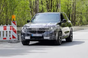 Cazamos al revisado BMW X5 M60i 2023 en unas fotos espía claves