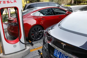 China abre la puerta a extender los subsidios para coches eléctricos