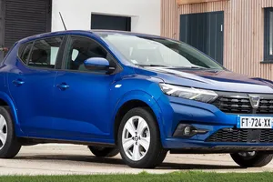 Se acabó el Dacia Sandero de 10.000 €, ¿termina el reinado del mejor coche barato?