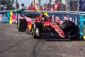 ¿Ha gastado Red Bull más que Ferrari?: «Los accidentes de Sainz no son baratos»