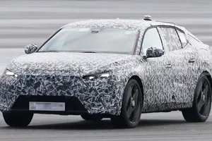 Peugeot 408, así se llamará la alternativa «crossoverizada» al popular 308