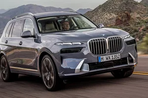 Todos los precios del nuevo BMW X7 2022, el configurador del renovado SUV está abierto