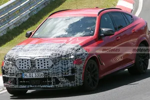 El BMW X6 M 2023 aparece por sorpresa en Nürburgring con un nuevo camuflaje