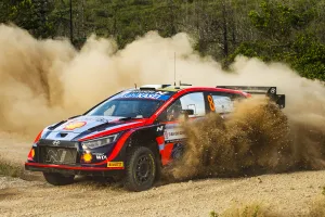 El drama regresa al Rally de Italia-Cerdeña y Ott Tänak lo aprovecha