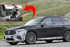 El nuevo Mercedes-AMG GLC 63 2023 pierde camuflaje y su interior queda al descubierto
