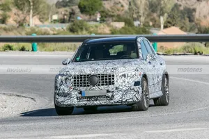 El nuevo Mercedes-AMG GLC 63 se deja ver en fotos espía en pruebas de altitud