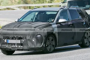 El nuevo Hyundai Kona 2024 al detalle, y más ligero de camuflaje, en estas fotos espía