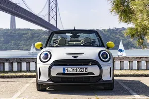 MINI Cabrio Cooper SE, los descapotables eléctricos son posibles