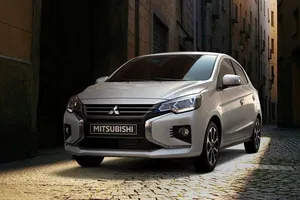 El Mitsubishi Space Star quiere destronar al Dacia Sandero con una nueva versión de acceso
