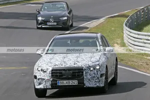 El Mercedes Clase E W214 reaparece brevemente en Nürburgring