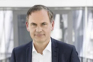 Volkswagen cesa a su CEO, Herbert Diess, el 1 de septiembre se va